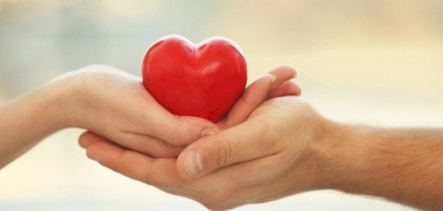 الإفتاء : الحب القلبي جائز والعلاقات خارج الزواج محرّمة