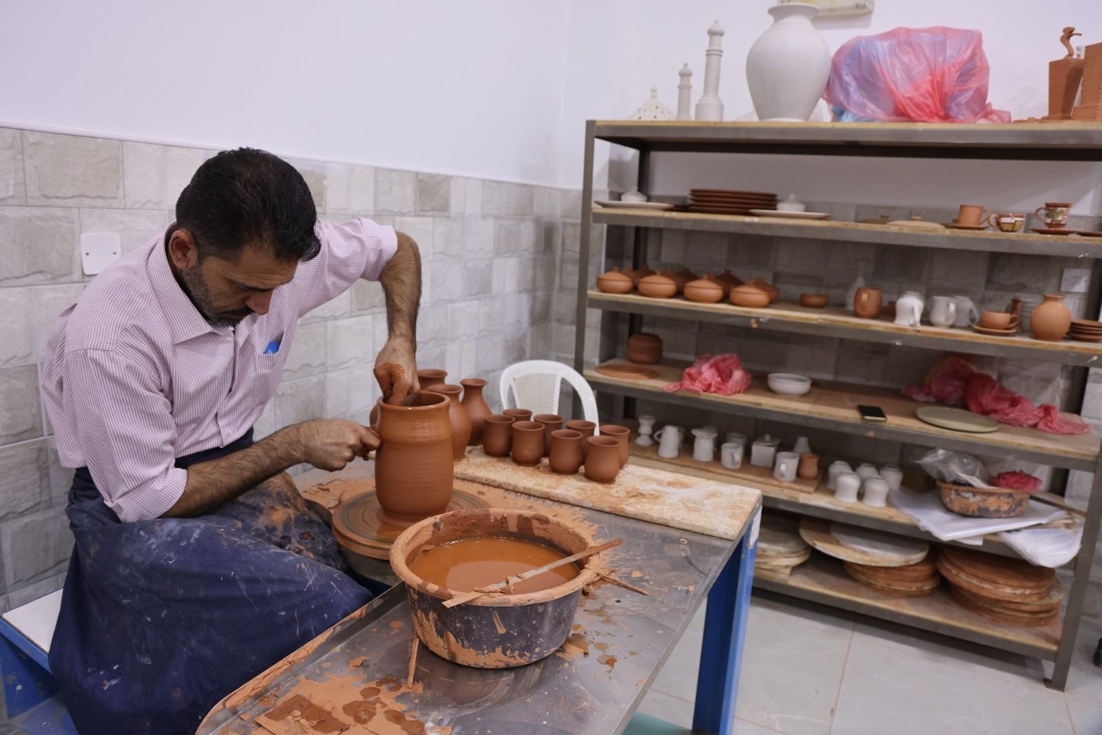 الأواني الفخارية القديمة ذاكرة البيوت العجلونية