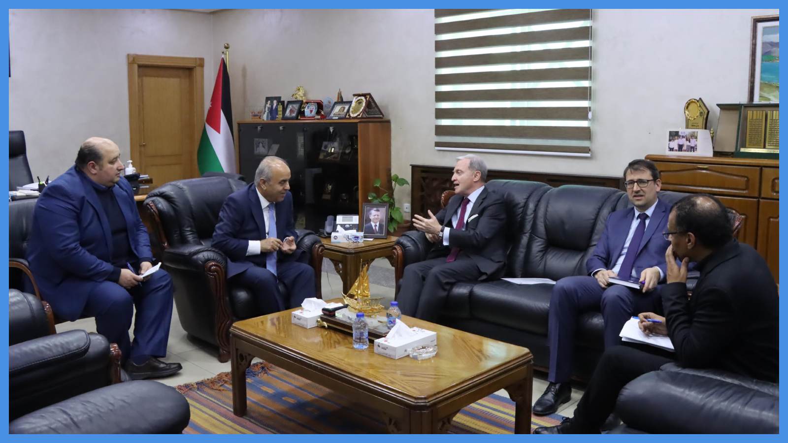 وزير التعليم العالي والسفير الفرنسي يبحثان تعزيز التعاون