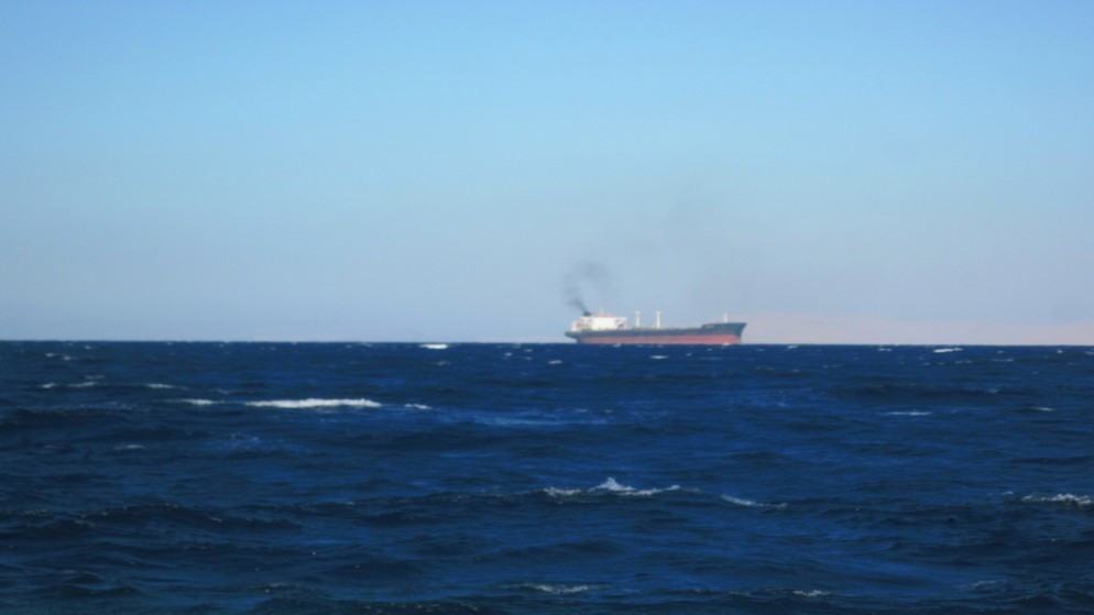 هيئة بحرية: سفينة أصيبت بمقذوف قرب رأس لفان بقطر