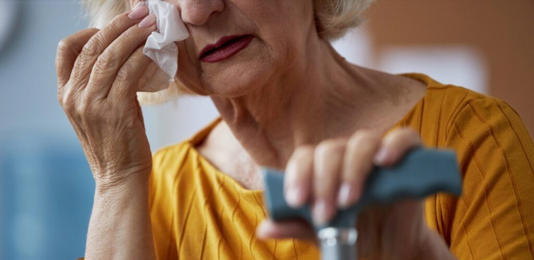 تفسير بكاء الأم في المنام