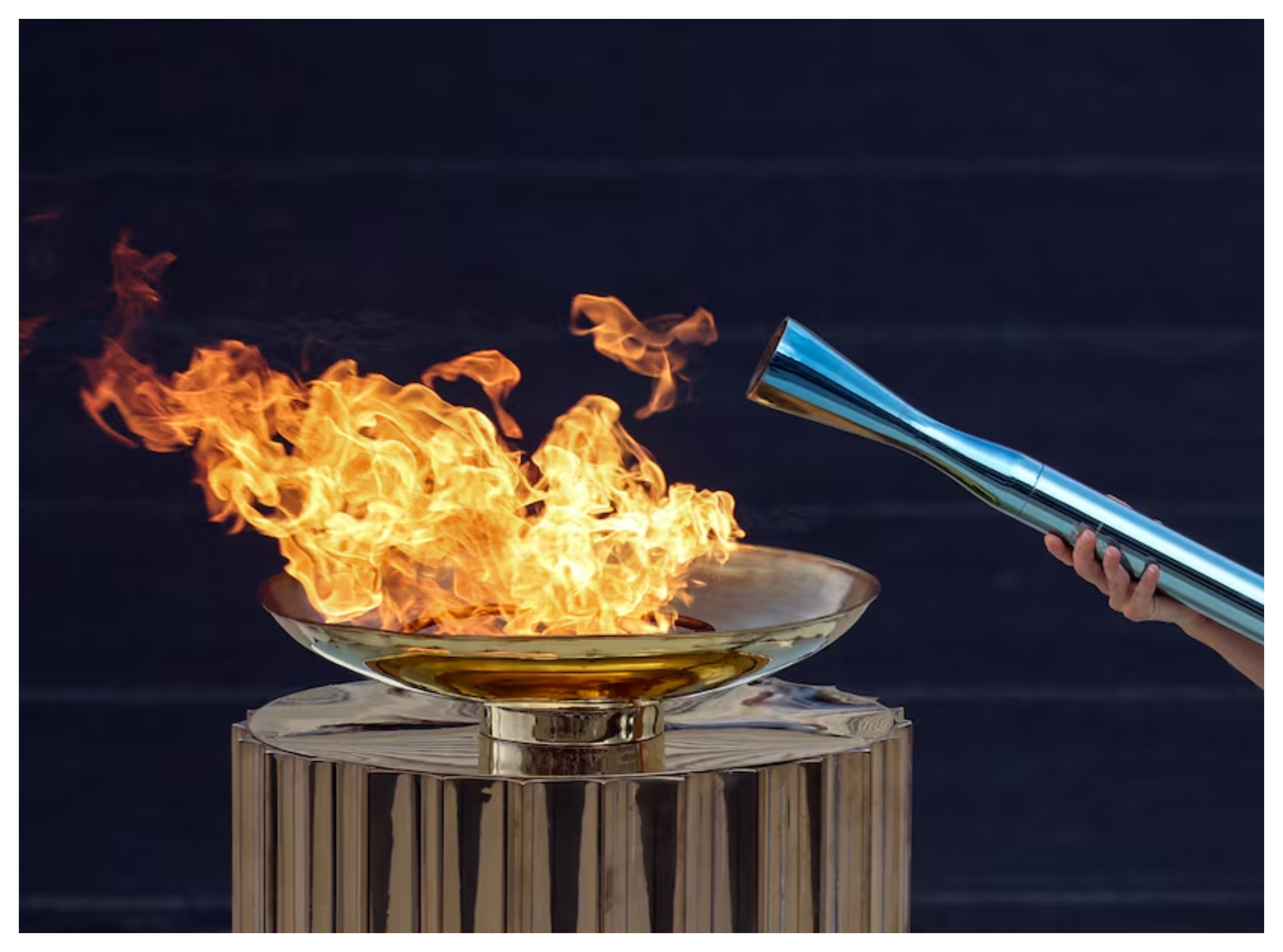 الشعلة الأولمبية تصل روما استعدادًا لدورة ميلانو وكورتينا