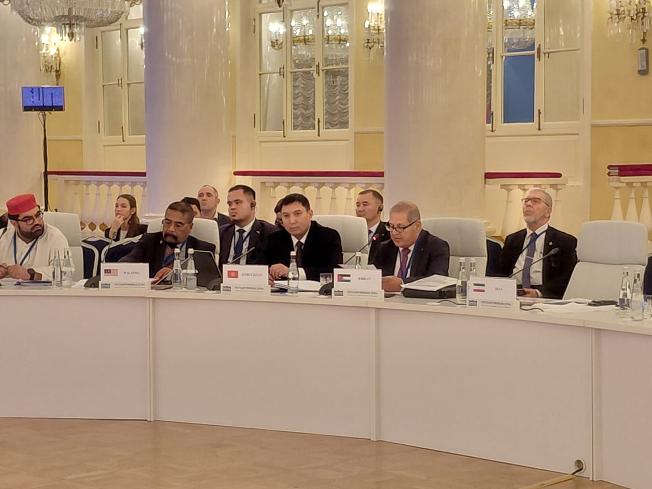 وفد من الأعيان يُشارك باجتماعات اللجنة الثقافية في موسكو