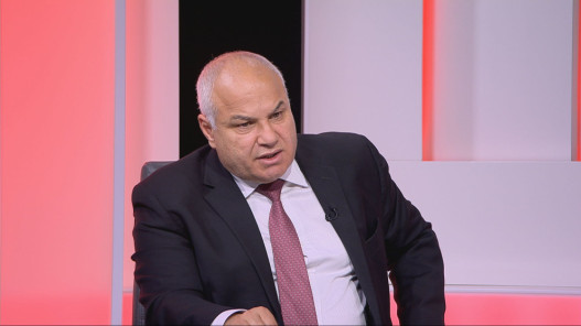 وزير العمل: قرار إنهاء خدمة ذوي 30 عاماً أفقد الحكومة كفاءات