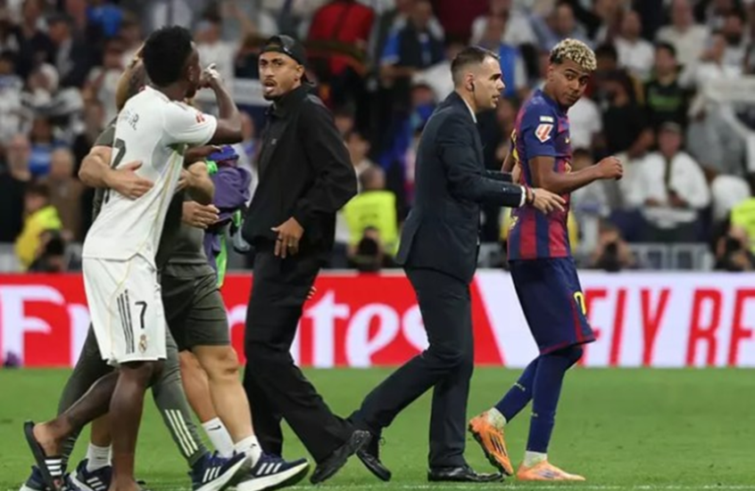 شجار فينيسيوس ولامين جمال يشعل الكلاسيكو