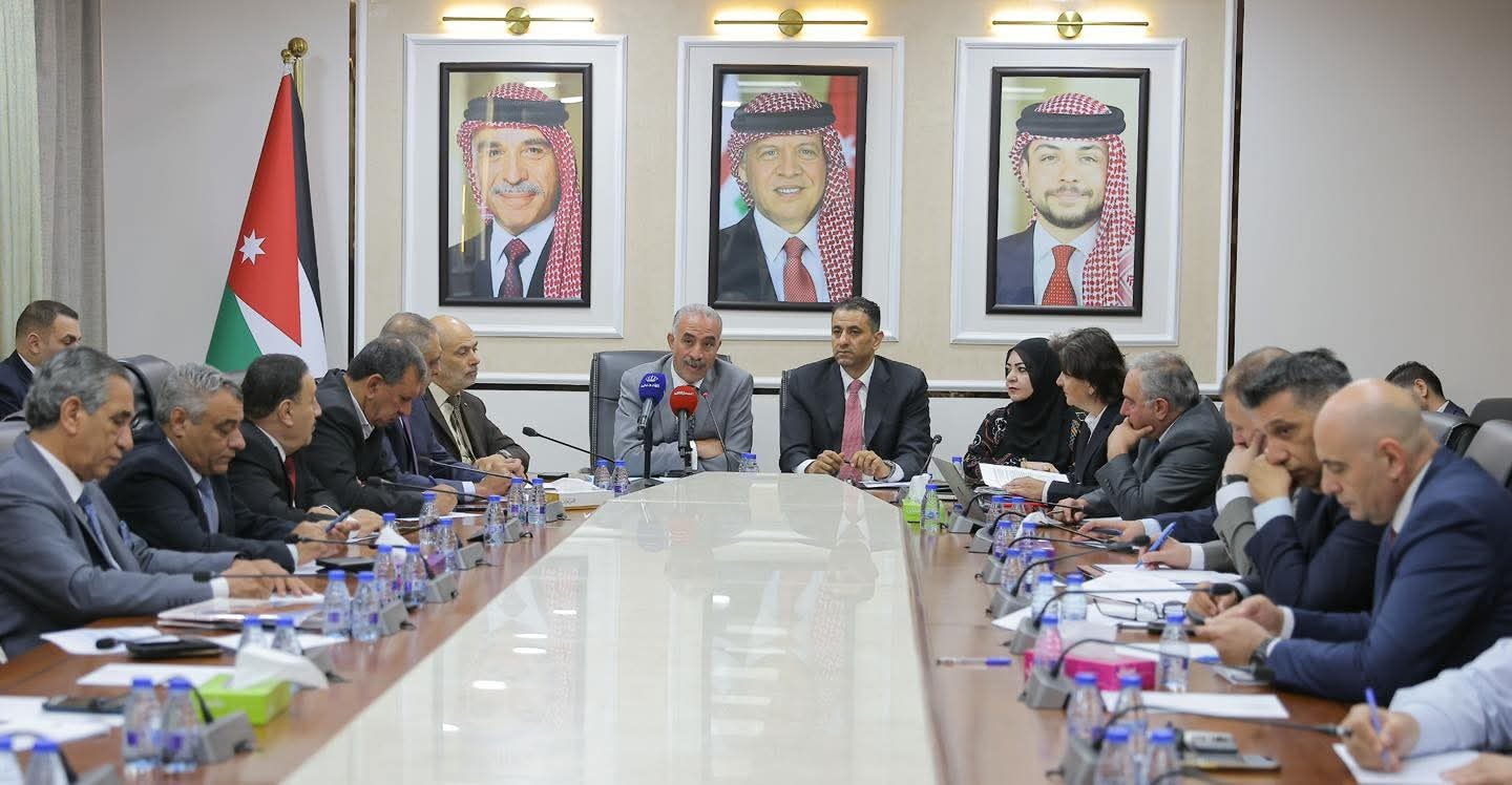 اللجنتان النيابيتان توصي بدعم سياحي شامل