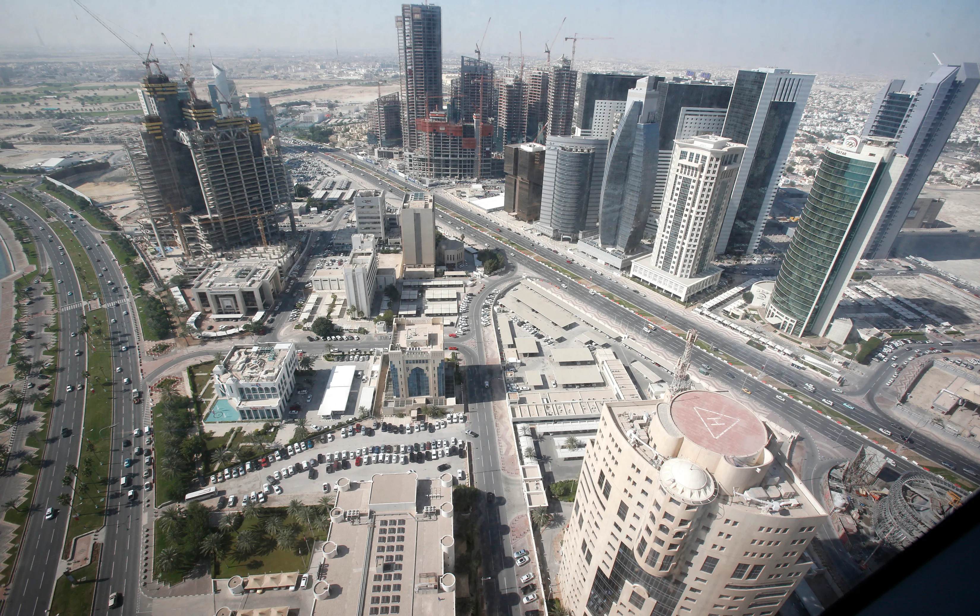 قطر تخلي مناطق تضم مقرات حكومية وفروع جامعات