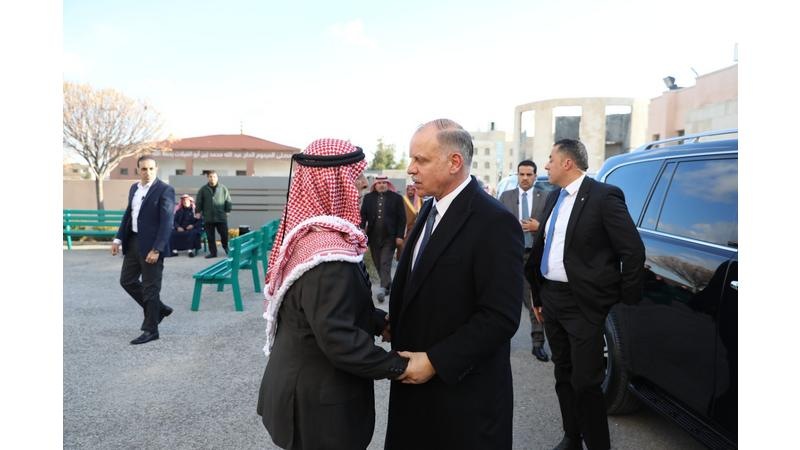  الأمير فيصل يقدّم واجب العزاء لرئيس الديوان الملكي بوفاة شقيقته