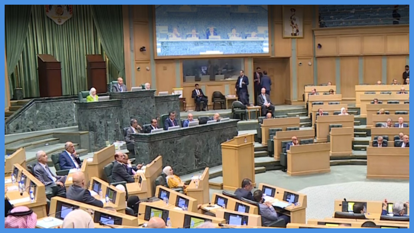 مداخلة لافتة ..  نائب يطلب من رئيس الوزراء تغيير اسم ابنه بشر