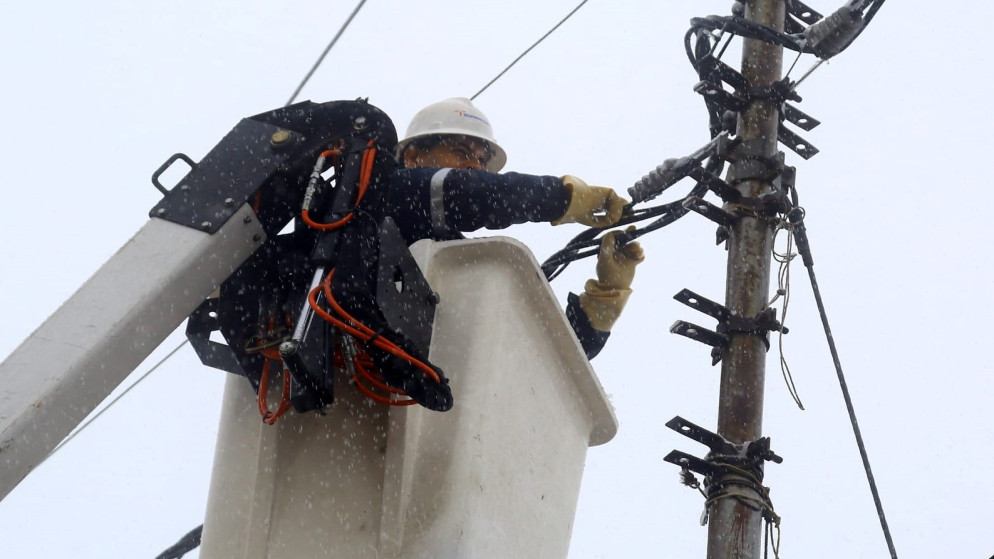 الكهرباء الوطنية تؤكد جاهزيتها الكاملة لمواجهة المنخفض الجوي 