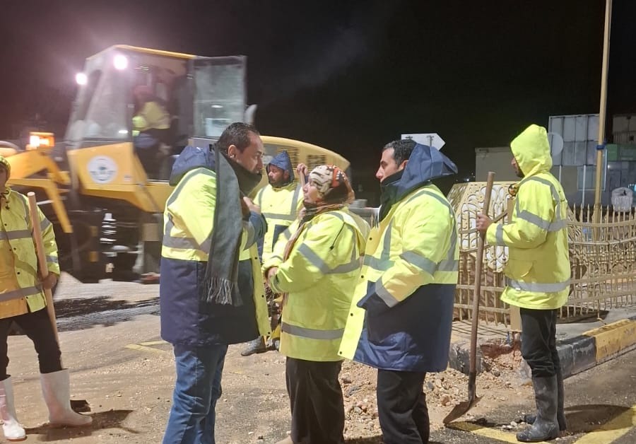 بلدية الطفيلة تواصل عملها لمعالجة آثار المنخفض الجوي  