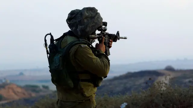 الاشتباه بجندي إسرائيلي يزود إيران بمعلومات أمنية