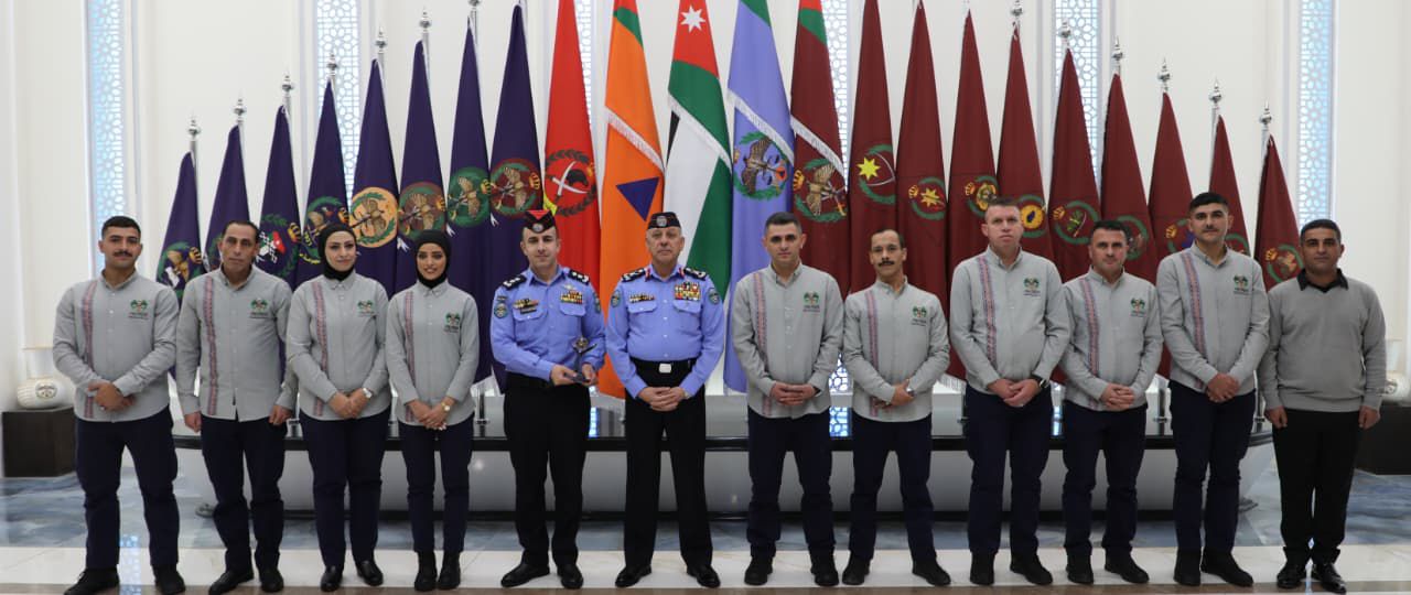 مدير الأمن العام يلتقي فريق صُنع بعزيمة