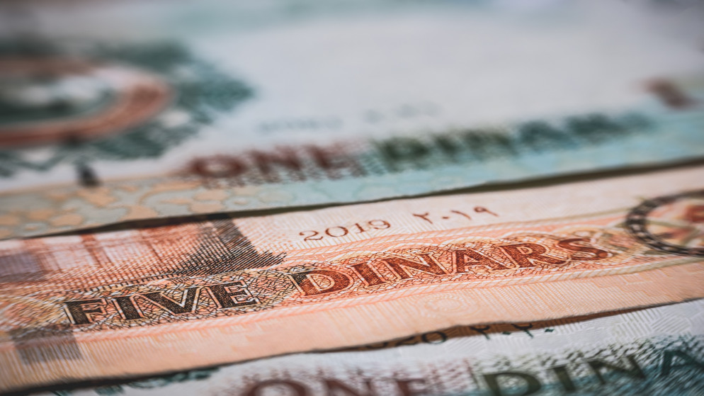 إجراء تسويات ضريبيَّة بين مكلَّفين ومنطقة العقبة الاقتصادية