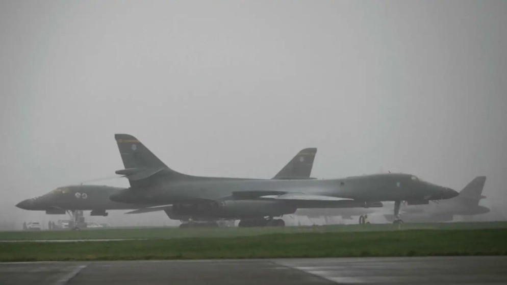 بريطانيا توافق على استخدام واشنطن قواعدها لضرب مواقع إيرانية 