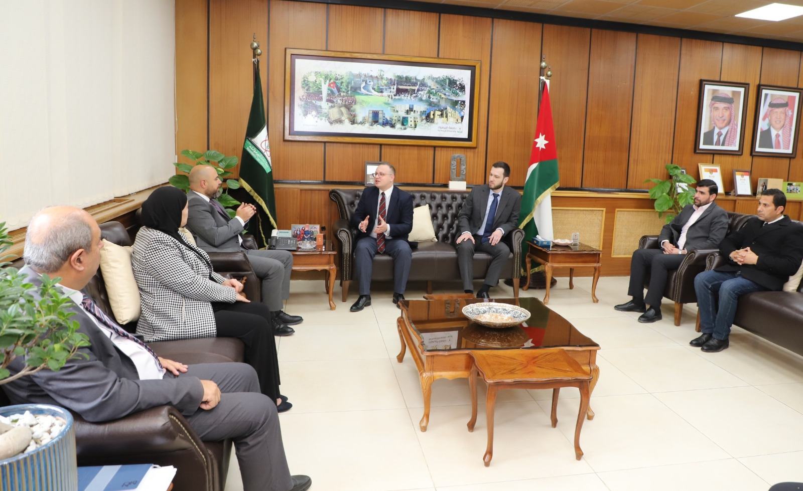 بحث تعزيز التعاون الأكاديمي والثقافي بين اليرموك والجامعات الروسية