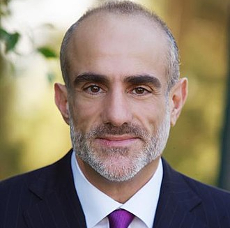 ماذا تعرف عن الأمير طلال بن محمد