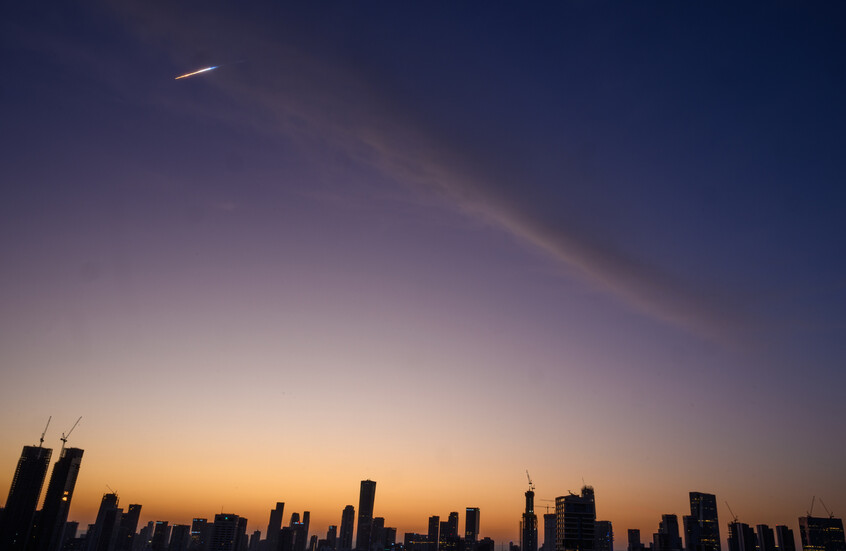 هجوم صاروخي إيراني متواصل يضرب جنوب إسرائيل  ..  تفاصيل 