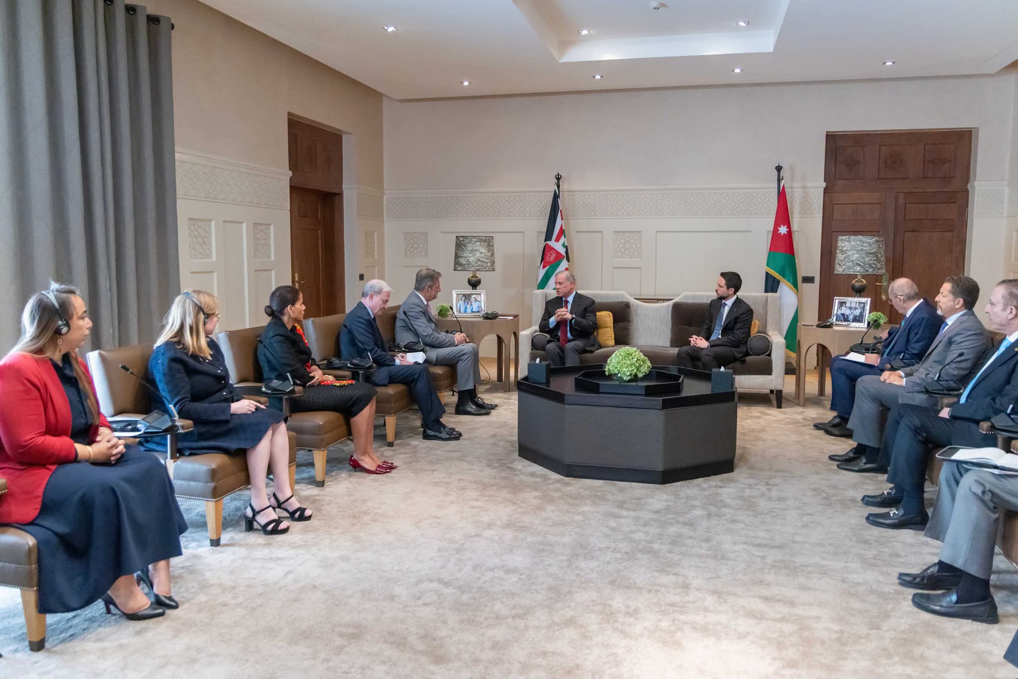 النائب الطراونة يتحدث عن لقاء الملك