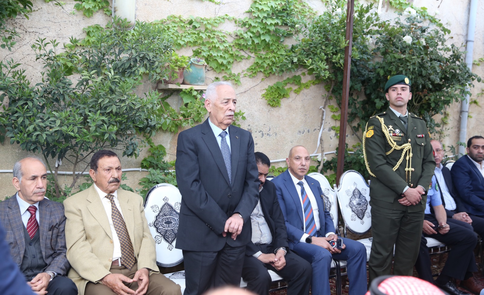 العيسوي يعزي عشيرتي الغزو والزيود/ بني حسن
