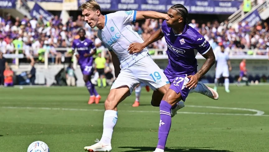 نابولي يفرط بالتقدم ويكتفي بنقطة أمام فيورنتينا 