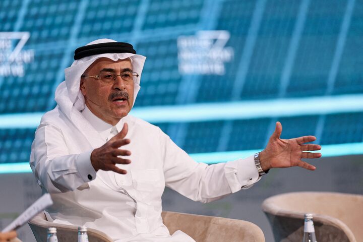 أرامكو تحذر من أزمة طاقة عالمية حادة وتؤكد: مخزونات النفط البرية خط الدفاع الأخير