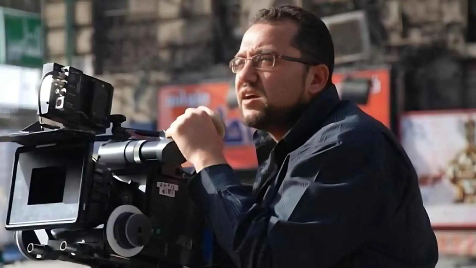 إعلان كيف تخون زوجتك يثير الجدل في مصر