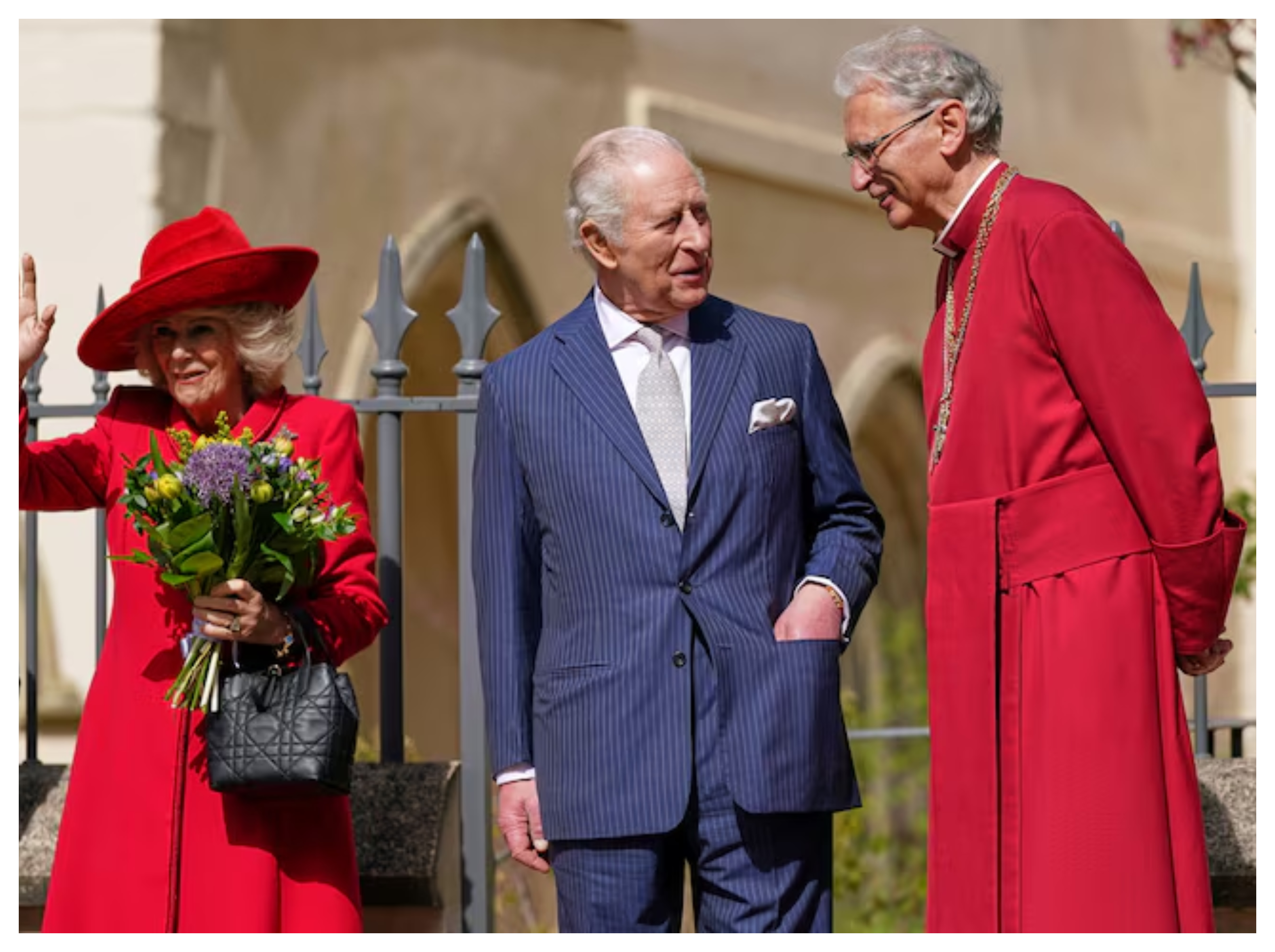 الملك تشارلز يحضر قداس عيد القيامة في وندسور برفقة العائلة المالكة