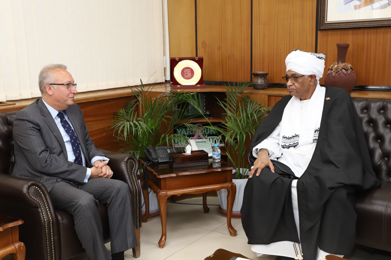 السفير السوداني يزور اليرموك