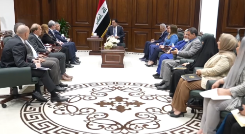 لقاء يجمع رئيس مجلس النواب العراقي بالإنابة ووفد عمل الأعيان