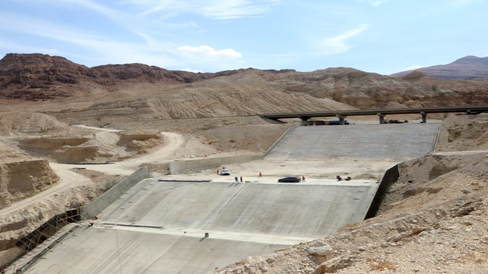 رفع جاهزية طرق وجسور الجنوب لمواجهة السيول 