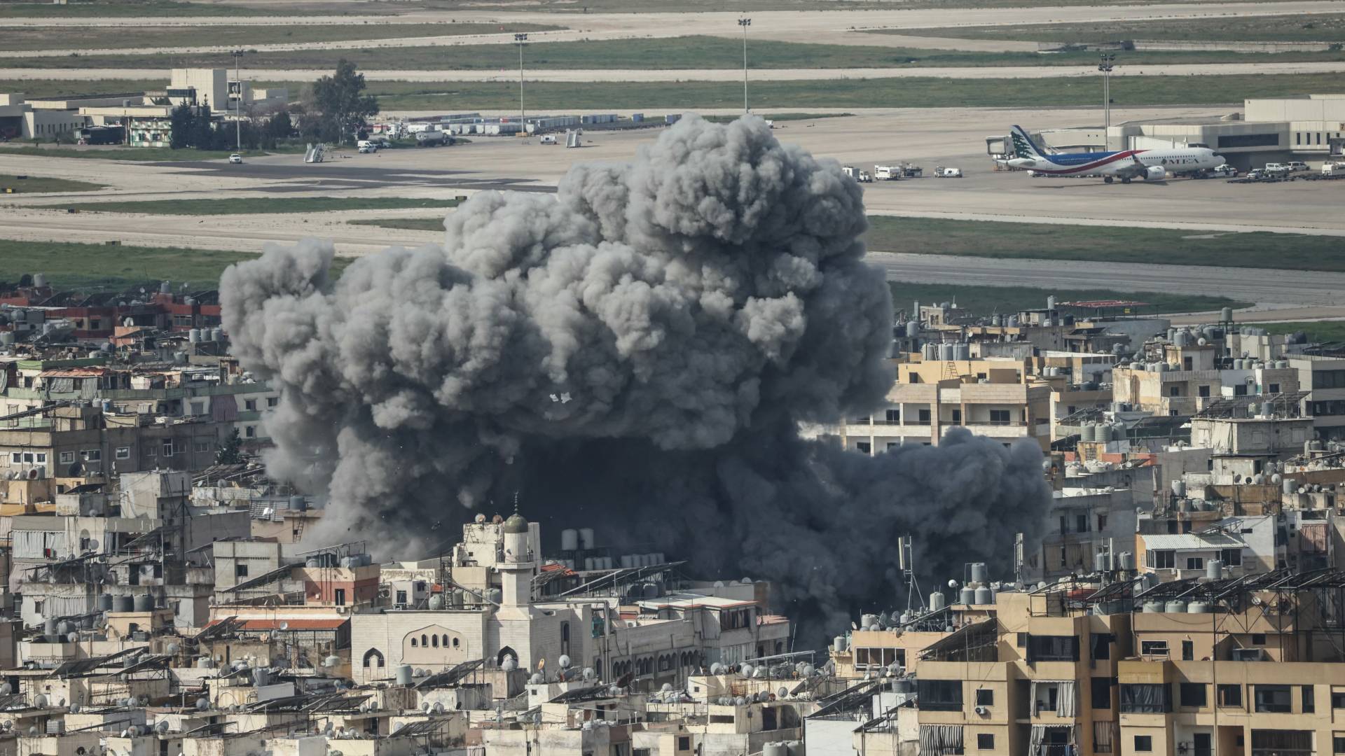 المستشار الألماني يحض نتانياهو على إنهاء القتال في لبنان 