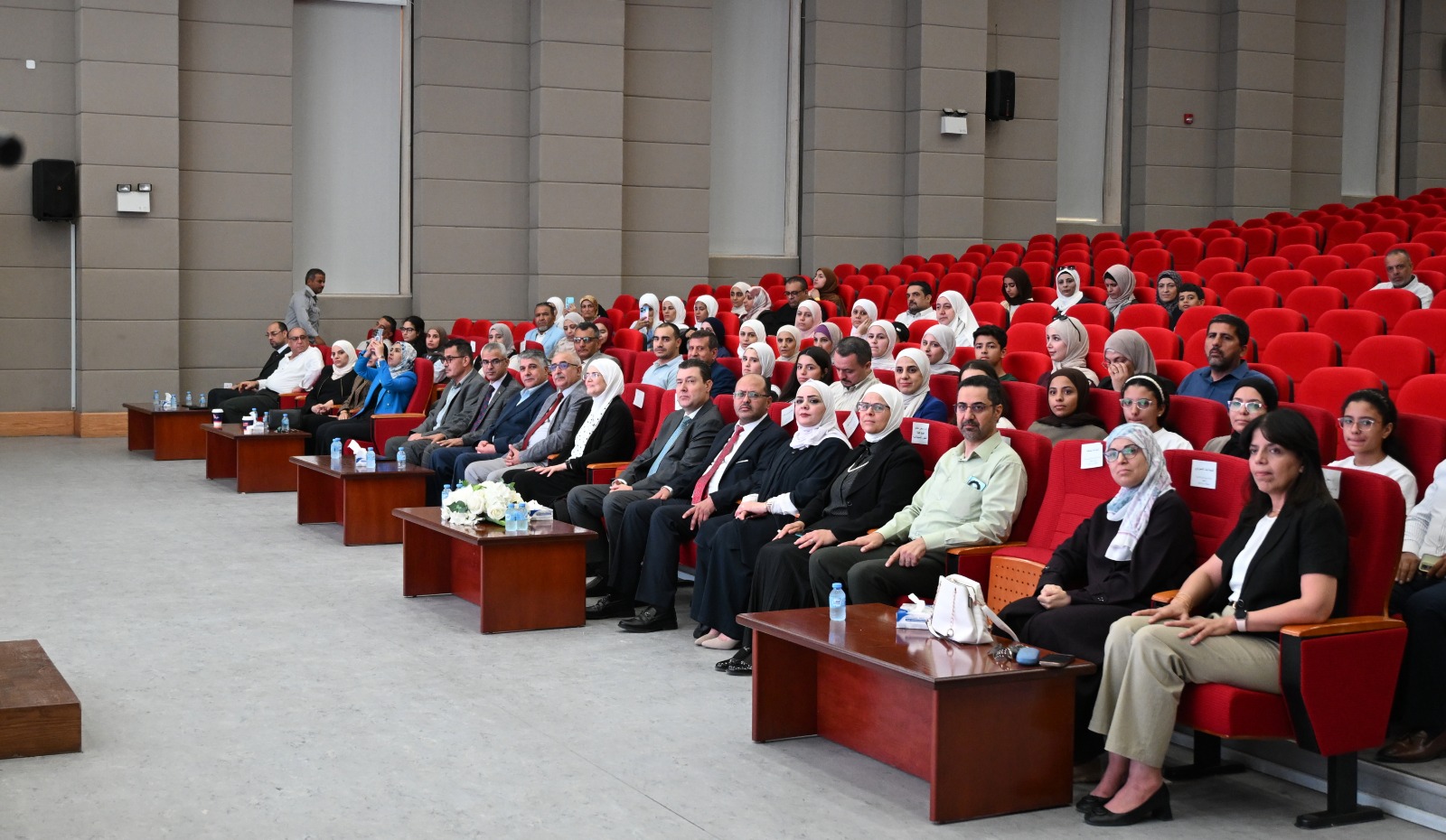  الهاشمية تختتم مشروع الخبرة البحثية في العلوم لتأهيل طالبات المرحلة الثانوية
