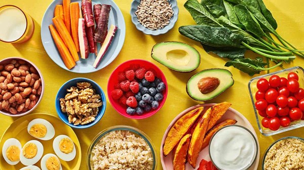 الفرق بين الجوع الحقيقي والجوع النفسي 