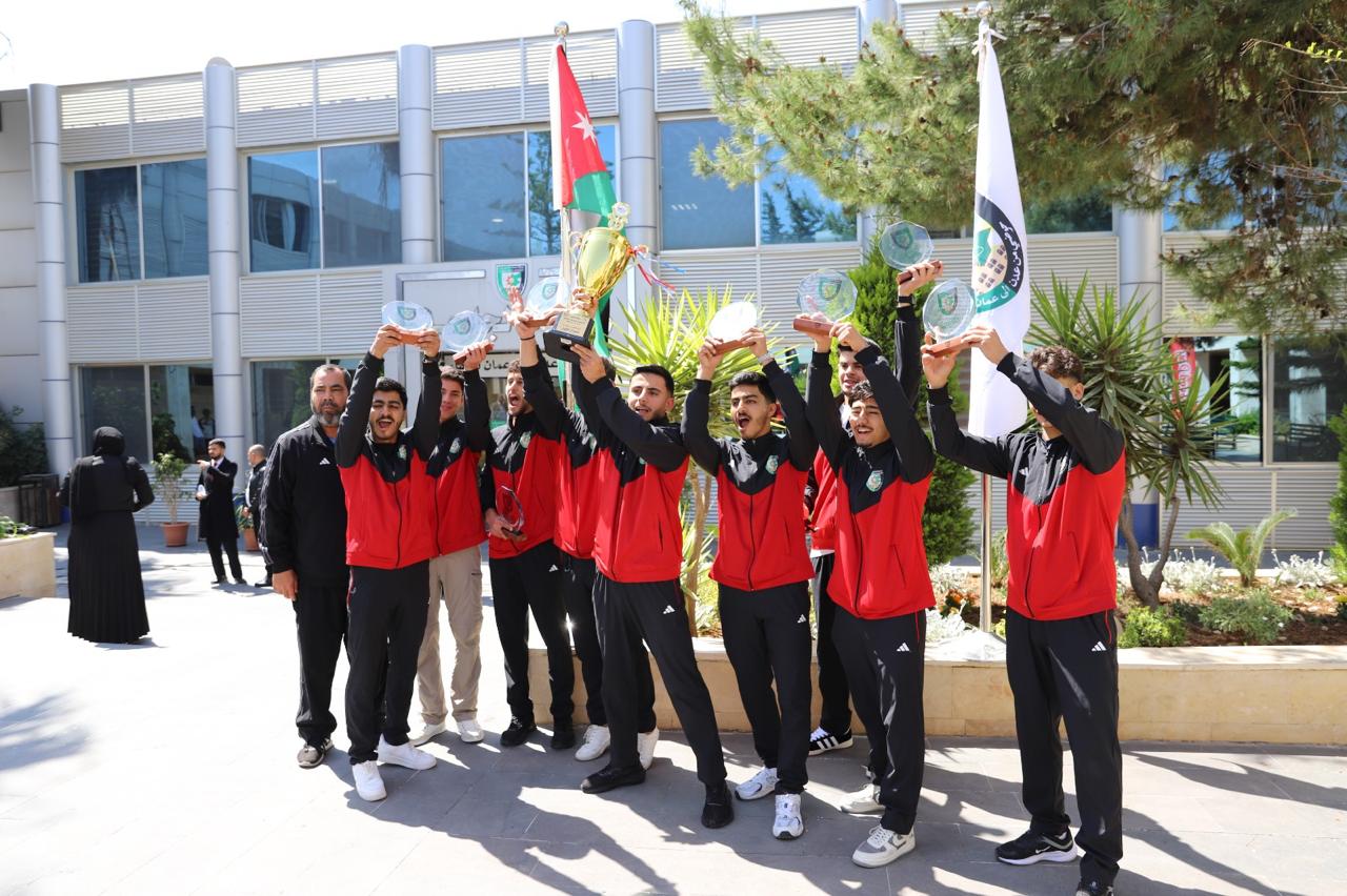 تكريم فرق جامعة البلقاء التطبيقية المتوَّجة ببطولات محلية