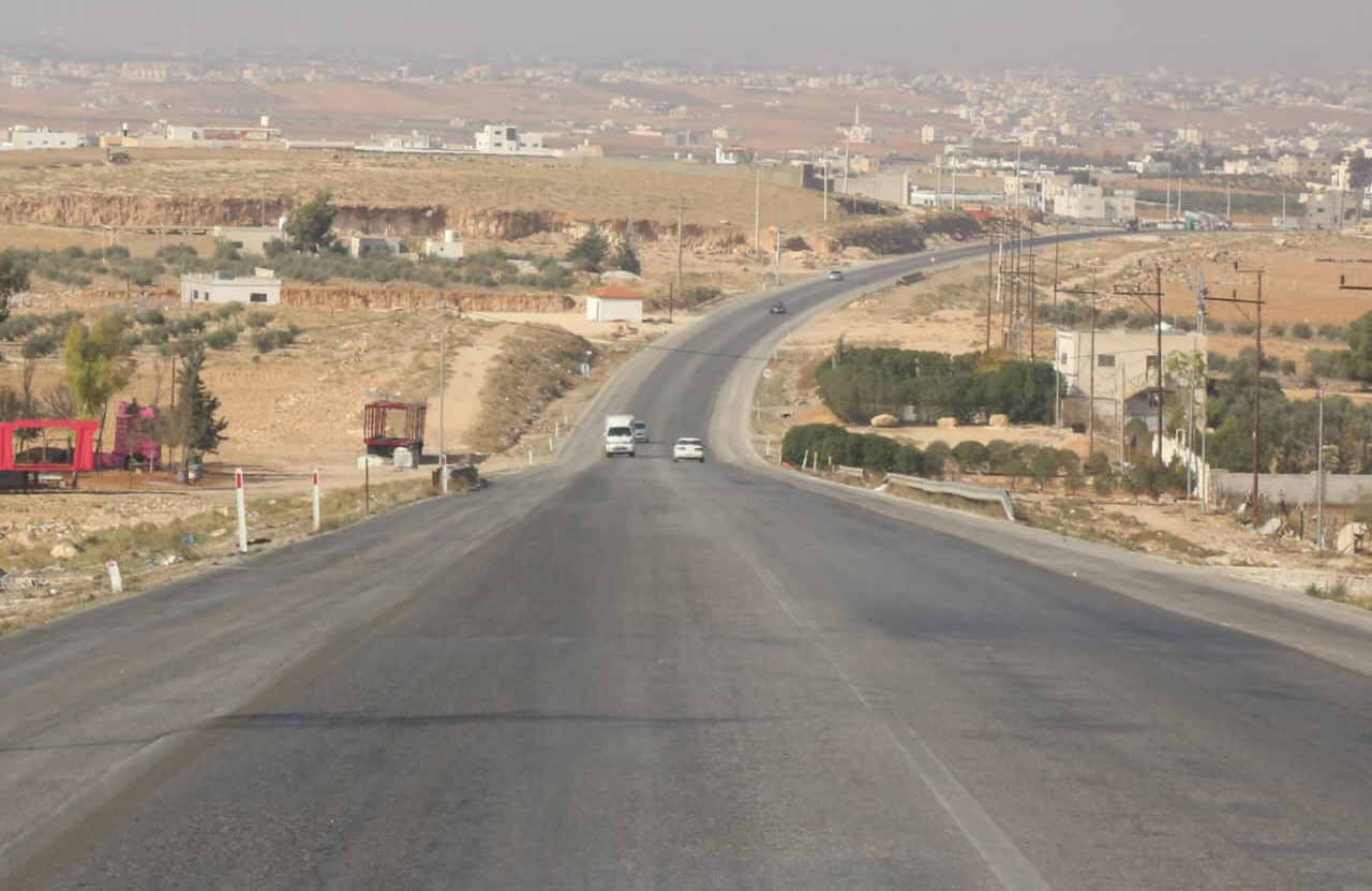 وزير الأشغال يتفقد الواقع المروري لطريق الرمثا - جابر