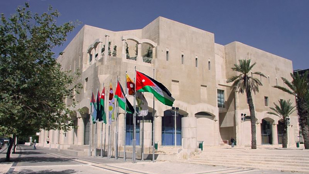 حملة لإزالة الاعتداءات على الطريق في شارع الأردن