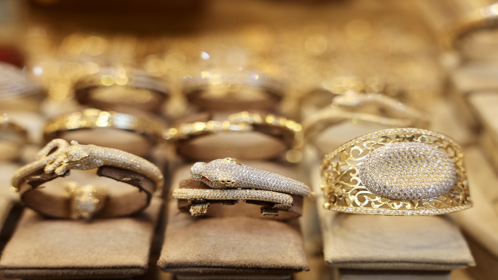 أسعار الذهب تنخفض 80 قرشاً محلياً اليوم