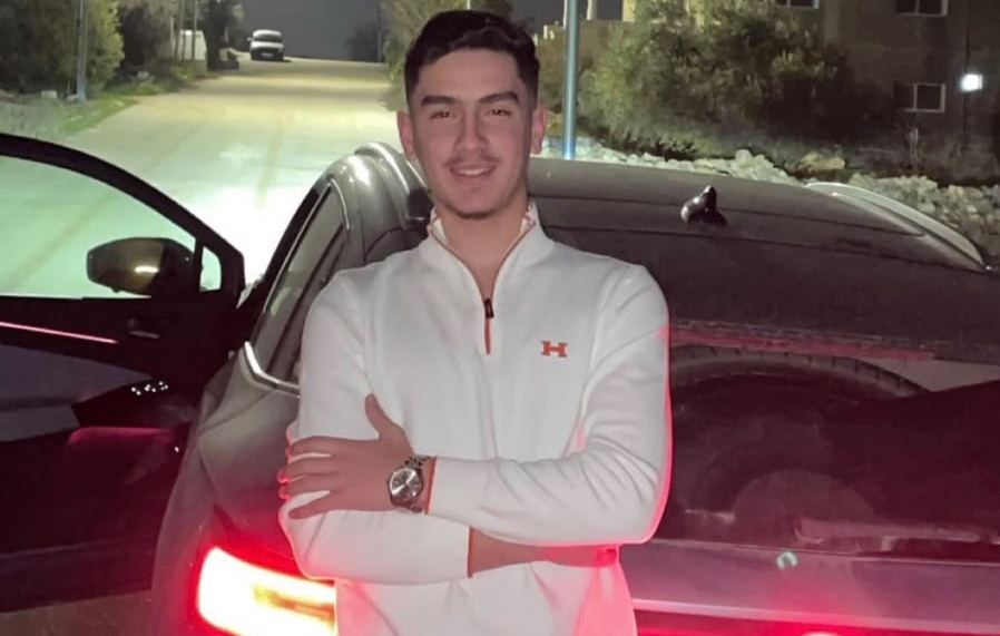 محمد أحمد العكور ينجح في الثانوية العامة ..  مبارك