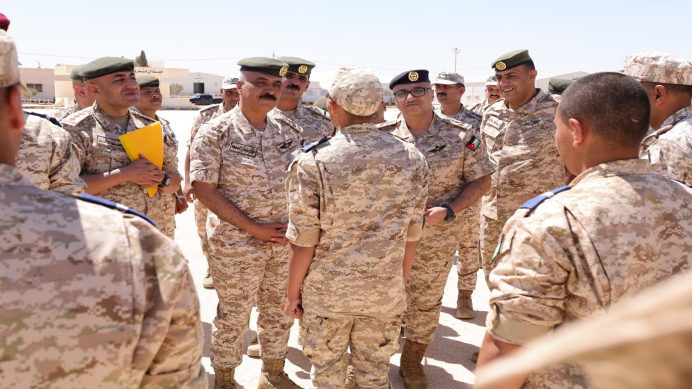 الاطلاع على سير العملية التدريبية للملتحقين بخدمة العلم