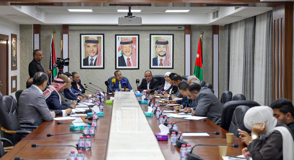 الإدارية النيابية تبحث مع الأحزاب مسودة مشروع قانون الإدارة المحلية لسنة 2026 