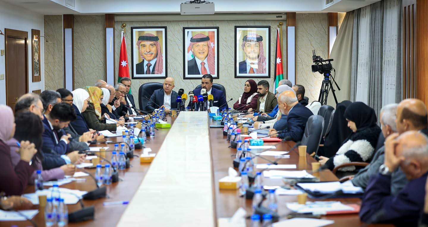 العمل النيابية تواصل حواراتها حول معدل الضمان