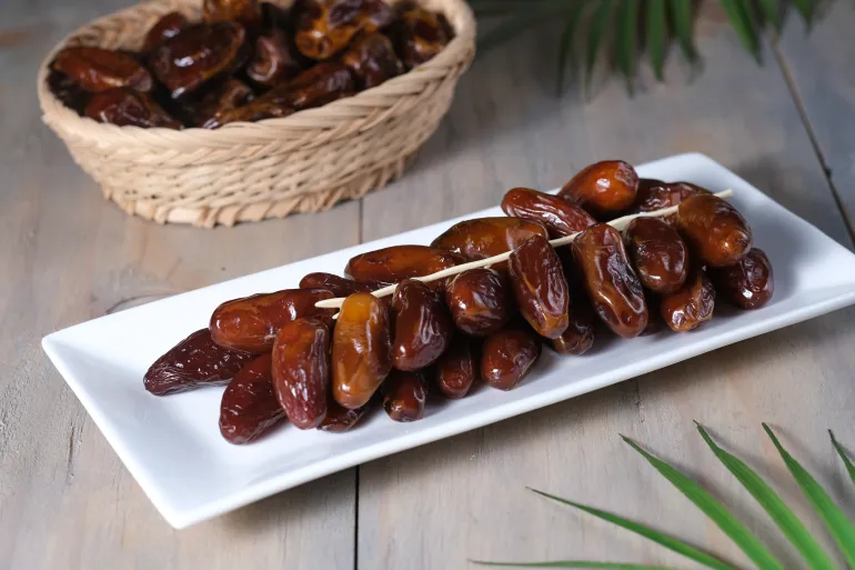 بيت لا تمر فيه جياع أهله  ..  حكمة نبوية يؤكدها علم التغذية الحديث