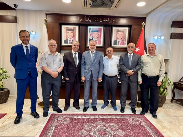 رئيس بلدية إربد يبحث تعاونًا إعلاميًا موسعًا