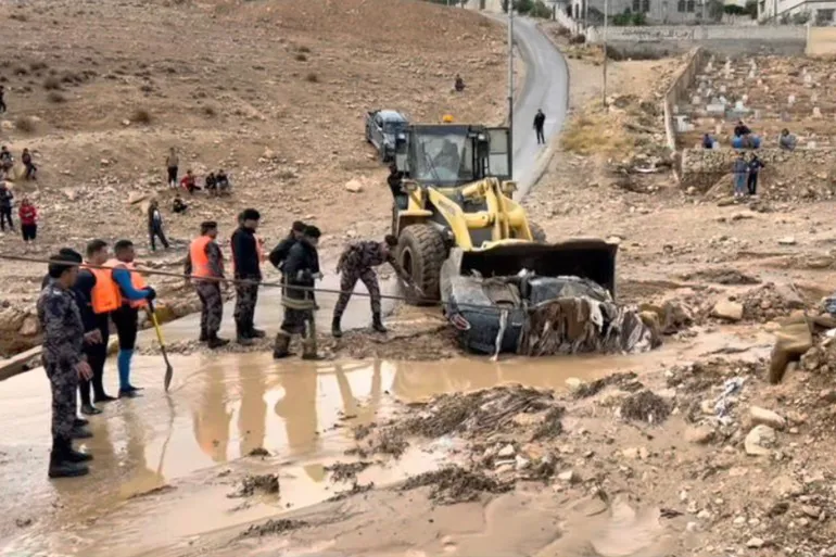 جاهزية ميدانية وآليات لمواجهة المنخفضات في الأردن 
