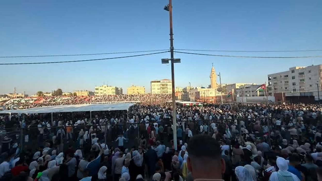شهادات تناثرت وحفل أُلغي ..  ماذا جرى في تخريج كلية عجلون؟ ـ فيديو