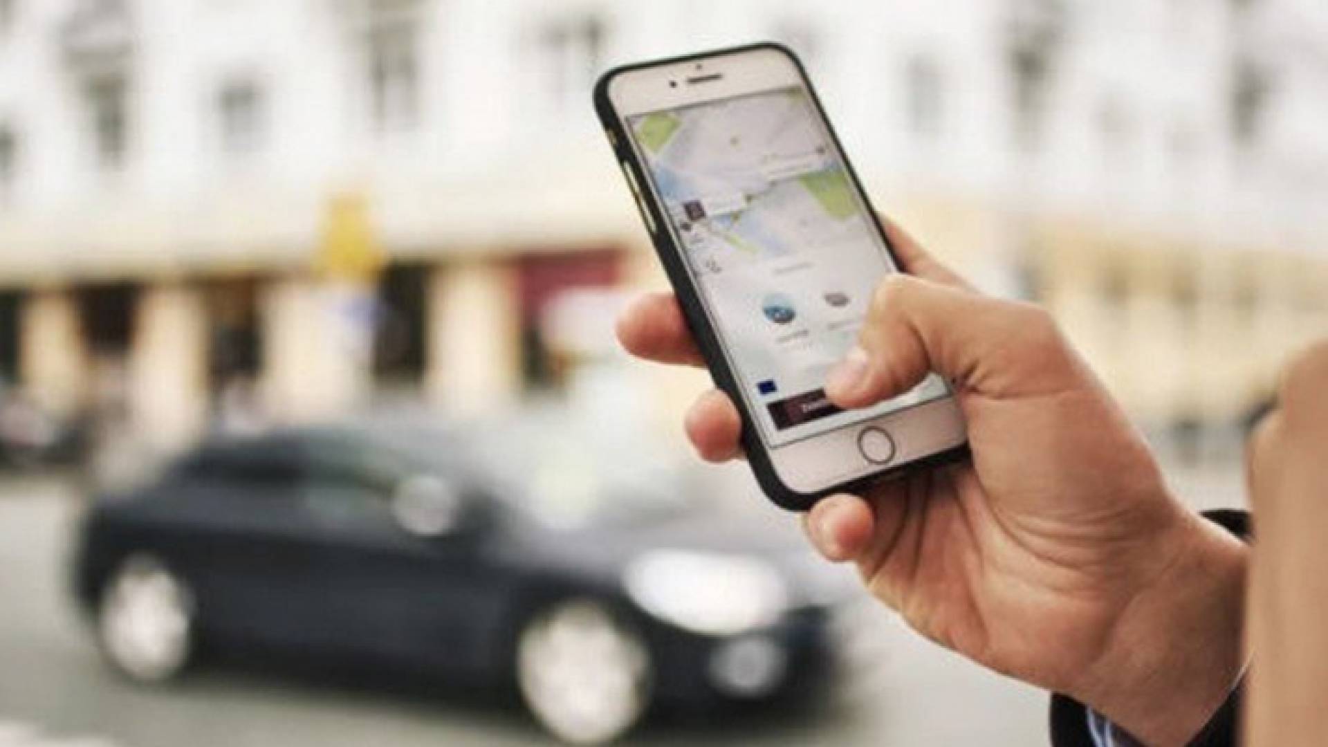 النقل تمنح 12 شركة موافقات للعمل بالتطبيقات الذكية