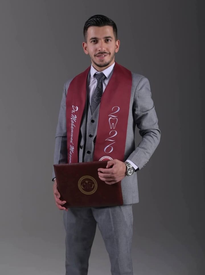 محمد مياس ينال بكالوريوس طب وجراحة الأسنان من جامعة القوقاز بجورجيا