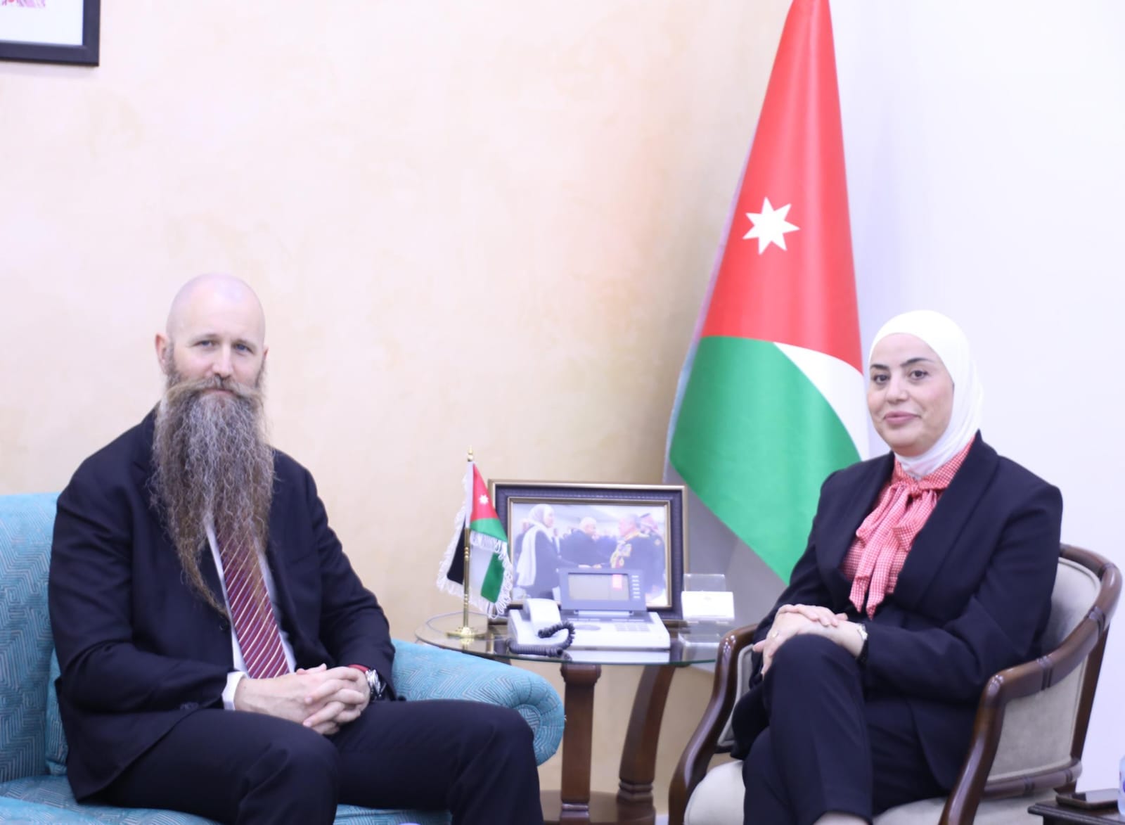 ماذا بحثت بني مصطفى مع السفير الأميركي في الأردن؟