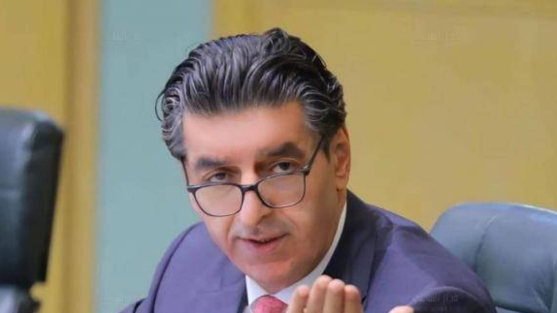 الخلايلة لرئيس النواب: جوابك مش عاجبني وما بدي أحكي ..  فيديو